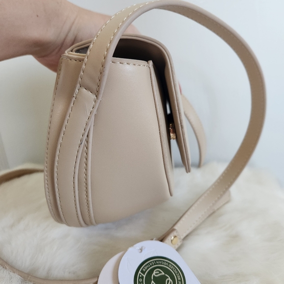 NWT Melie Bianco Frieda Nude Recycled Vegan Leather Crossbody Bag - Picture 3 of 12